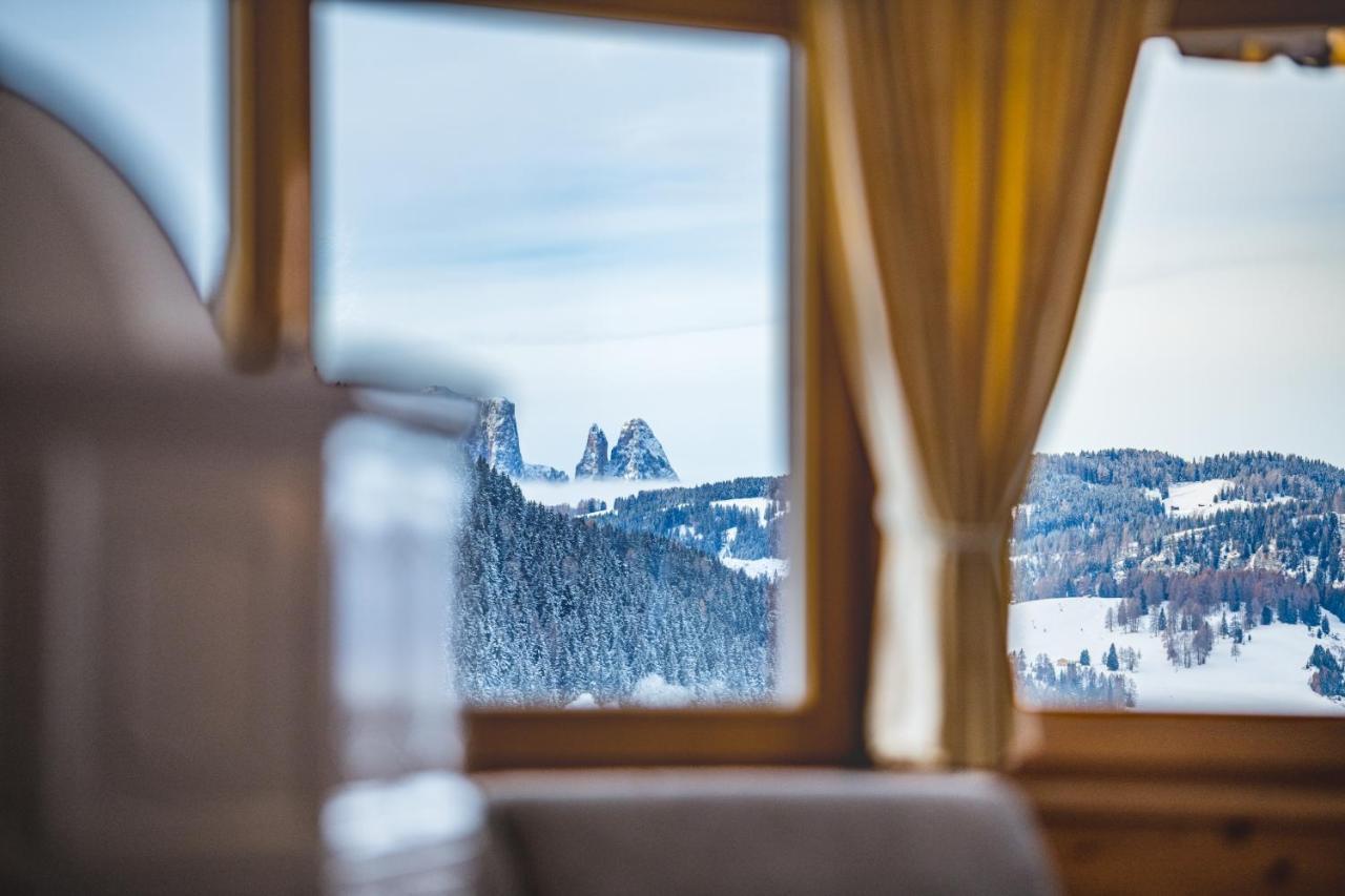 Garni Hotel Rosengarten B&B Selva di Val Gardena Exterior foto